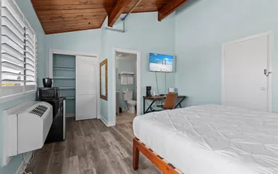 Photo 4 - Oceanfront Inn