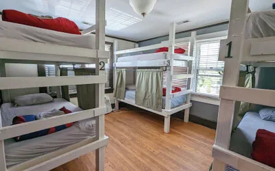 Photo 4 - Bon Paul & Sharky's Youth Hostel