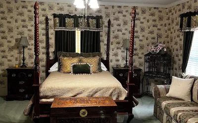 Photo 4 - Commodore Bed and Breakfast