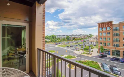 Huntington Apartments near Huntington Metro - We Host