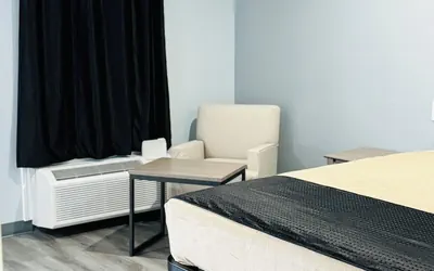 Photo 4 - EXPRESS INN & SUITES
