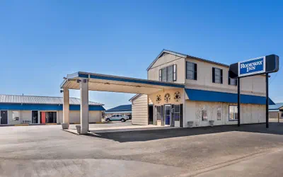 Photo 2 - Rodeway Inn Llano