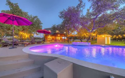 Photo 2 - Oakridge Ranch: Pool + Hot-tub, Pickleball Court, Whiskey & Wine Room