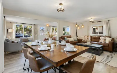 Photo 2 - Downtown Windsor Home With Hot Tub & Pool Table