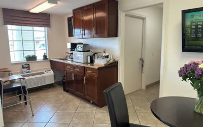 Photo 4 - Carom Inn Denham Springs-Baton Rouge