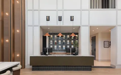 Photo 5 - Denizen Hotel