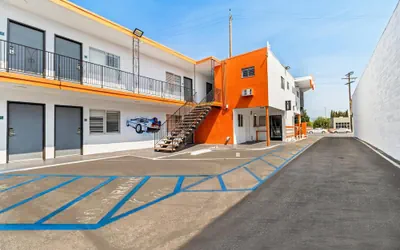 Rodeway Inn & Suites North Hollywood Burbank Airport - Universal Area