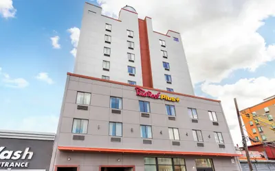 Photo 2 - Red Roof Inn PLUS+ Jamaica, NY – JFK Airport