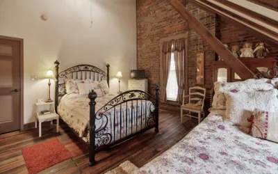 Photo 4 - Dickinson Room by Main Street Bed & Breakfast