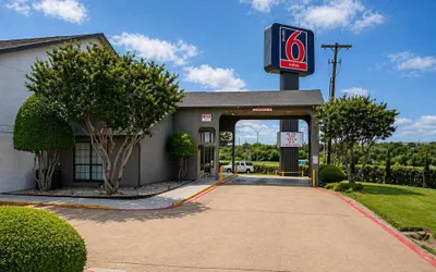 Photo 2 - Studio 6 Suites – Mesquite, TX – Gross Rd.