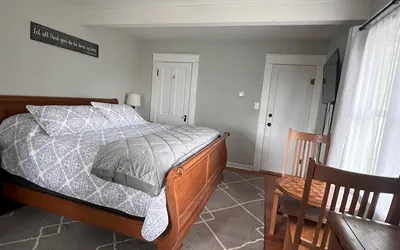 Photo 5 - Hudson House Bed and Breakfast