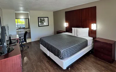 Photo 2 - Budgetel Inn - Phenix City