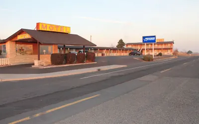 Photo 2 - Americas Best Value Inn Boardman