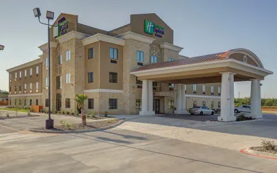 Holiday Inn Express & Suites Carrizo Springs by IHG