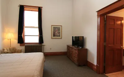 Photo 4 - Town Hall Inn