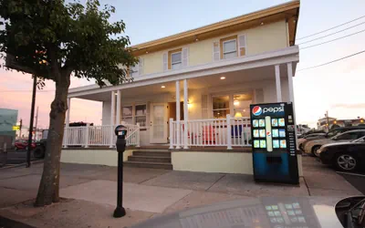 Photo 2 - Clarem Happy Days Inn