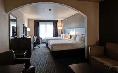 Photo 3 - Holiday Inn Express & Suites Manhattan by IHG