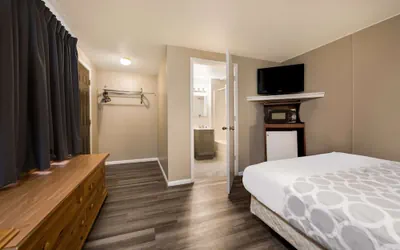 Photo 4 - Rodeway Inn La Crosse