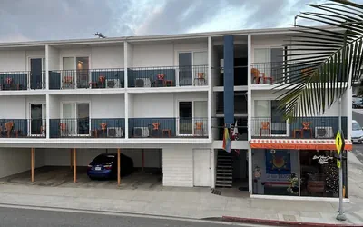 Photo 3 - Sea View Inn at the Beach