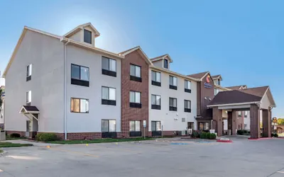 Photo 2 - Comfort Inn & Suites Emporia