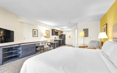 Photo 4 - Candlewood Suites Erie by IHG