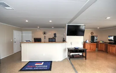 Photo 2 - Instalodge Hotel And Suites