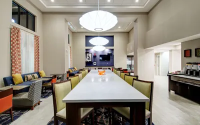 Photo 3 - Hampton Inn & Suites Springfield/Downtown