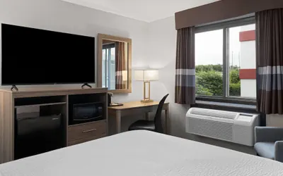 Photo 2 - Ramada by Wyndham Cedar Rapids South