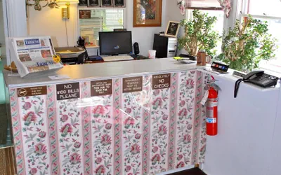 Photo 5 - Central Motel Great Falls