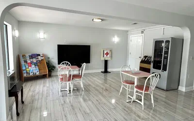 Photo 4 - Jubilee Inn