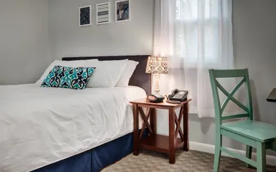 Photo 4 - Kittery Inn and Suites