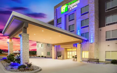 Photo 2 - Holiday Inn Express & Suites Litchfield West by IHG