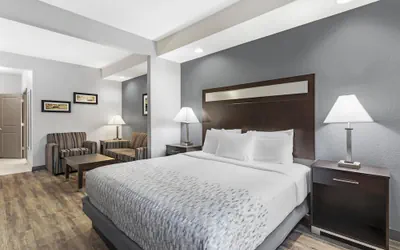 Photo 2 - Best Western Plus Lake Jackson Inn & Suites