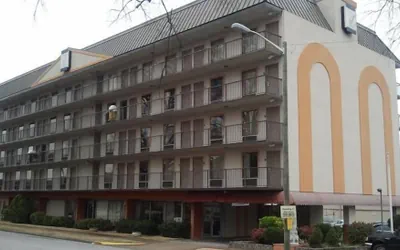 Photo 2 - Studio 9 Inn & Suites