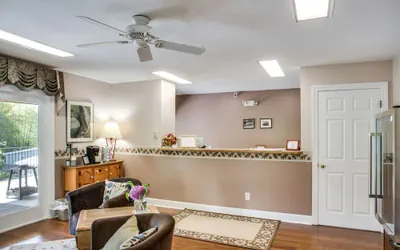 Photo 5 - Boxwood Lodge