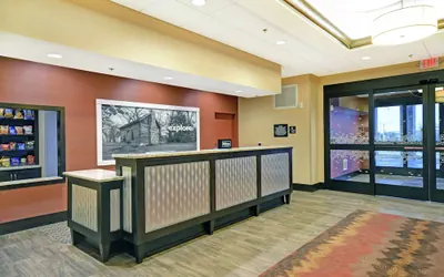Photo 3 - Hampton Inn & Suites Milwaukee/Franklin