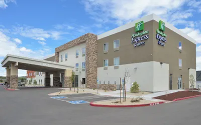 Photo 2 - Holiday Inn Express & Suites Williams by IHG