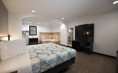 Photo 2 - Motel 6 Tustin, CA – Orange County
