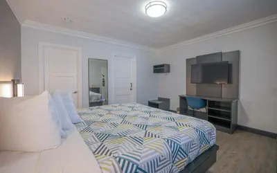Photo 4 - Motel 6 Tustin, CA – Orange County