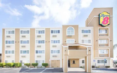 Photo 2 - Super 8 by Wyndham National City Chula Vista