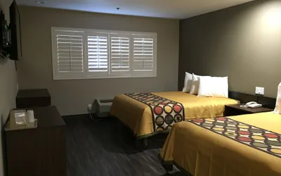Photo 4 - Super 8 by Wyndham National City Chula Vista