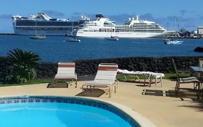 Photo 2 - Hilo Reeds Bay Hotel