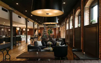 Photo 5 - The Charmant Hotel