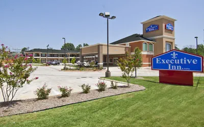 Photo 2 - Executive Inn and Suites Tyler