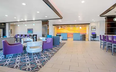 Photo 3 - La Quinta Inn & Suites by Wyndham Corpus Christi - Portland