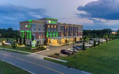 Photo 2 - Holiday Inn Murfreesboro by IHG