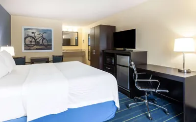 Photo 5 - Days Inn by Wyndham Charles Town/Harpers Ferry