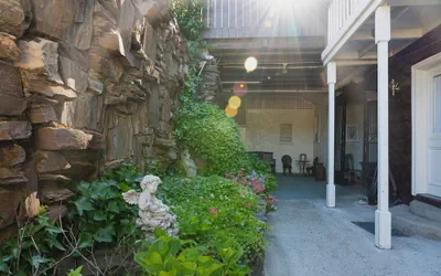 Photo 5 - Gunn House Hotel
