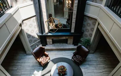 Photo 2 - The Geneva Inn