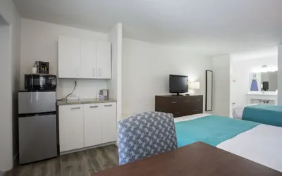 Photo 5 - Regency Inn & Suites